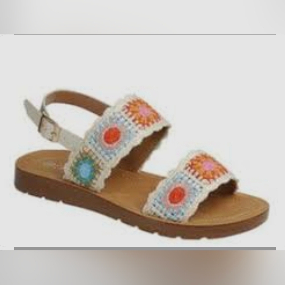 Forever Comfort Womans Flat Ankle Strap Crochet Sandals, Size 8